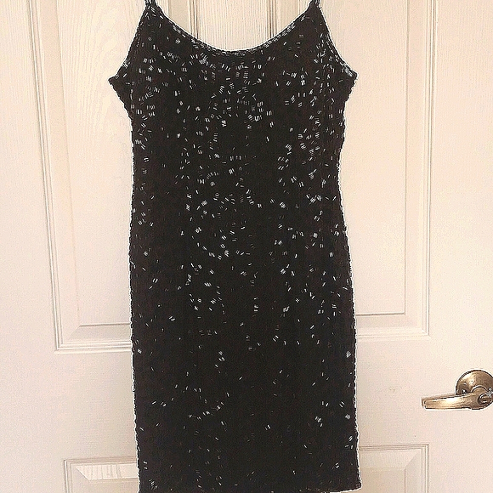 SALE!!Size 6,Fashion Glam Beaded Dress.Perfect Condition,Vintage!